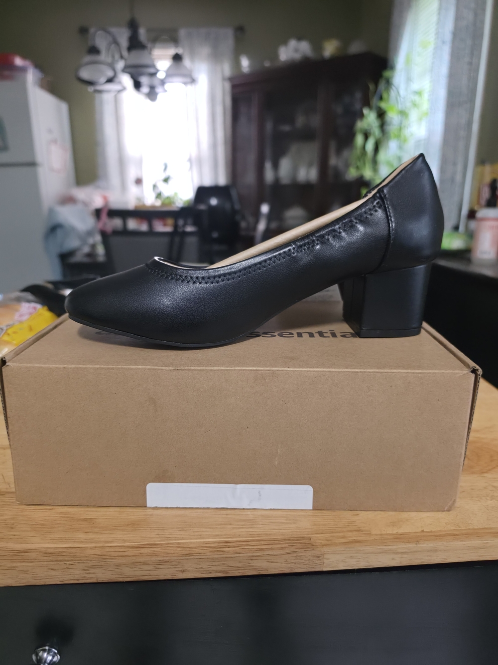 Amazon Essentials Black Low Block Heel Pumps for Women